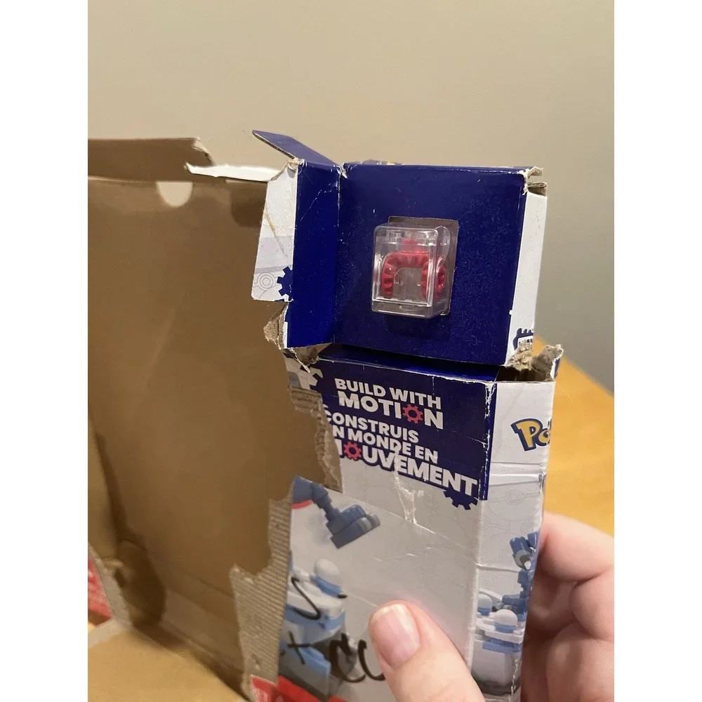 Pokemon Piplup And Sneasel's Snow Day MEGA 183 Piece Building Set. Mattel Damage